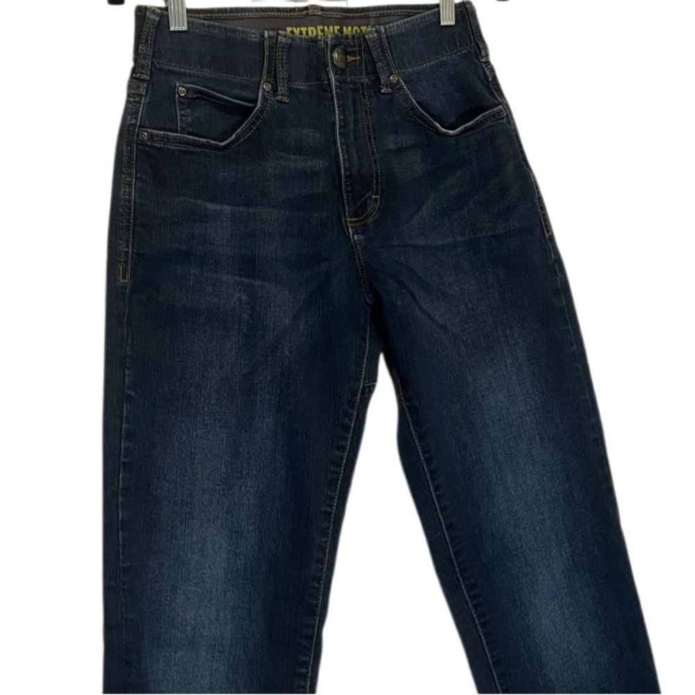 Lee Men's Extreme Motion Athletic Fit Tapered Leg Jeans - Picture 3 of 8